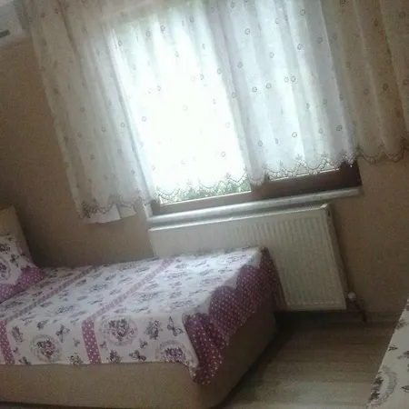 شقة Kirkpinar Konaklama *
